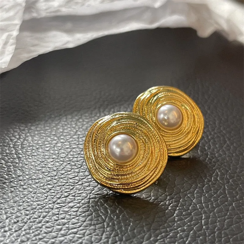 Gold-Plated Vintage Pearl Stud Earrings  jlt11815