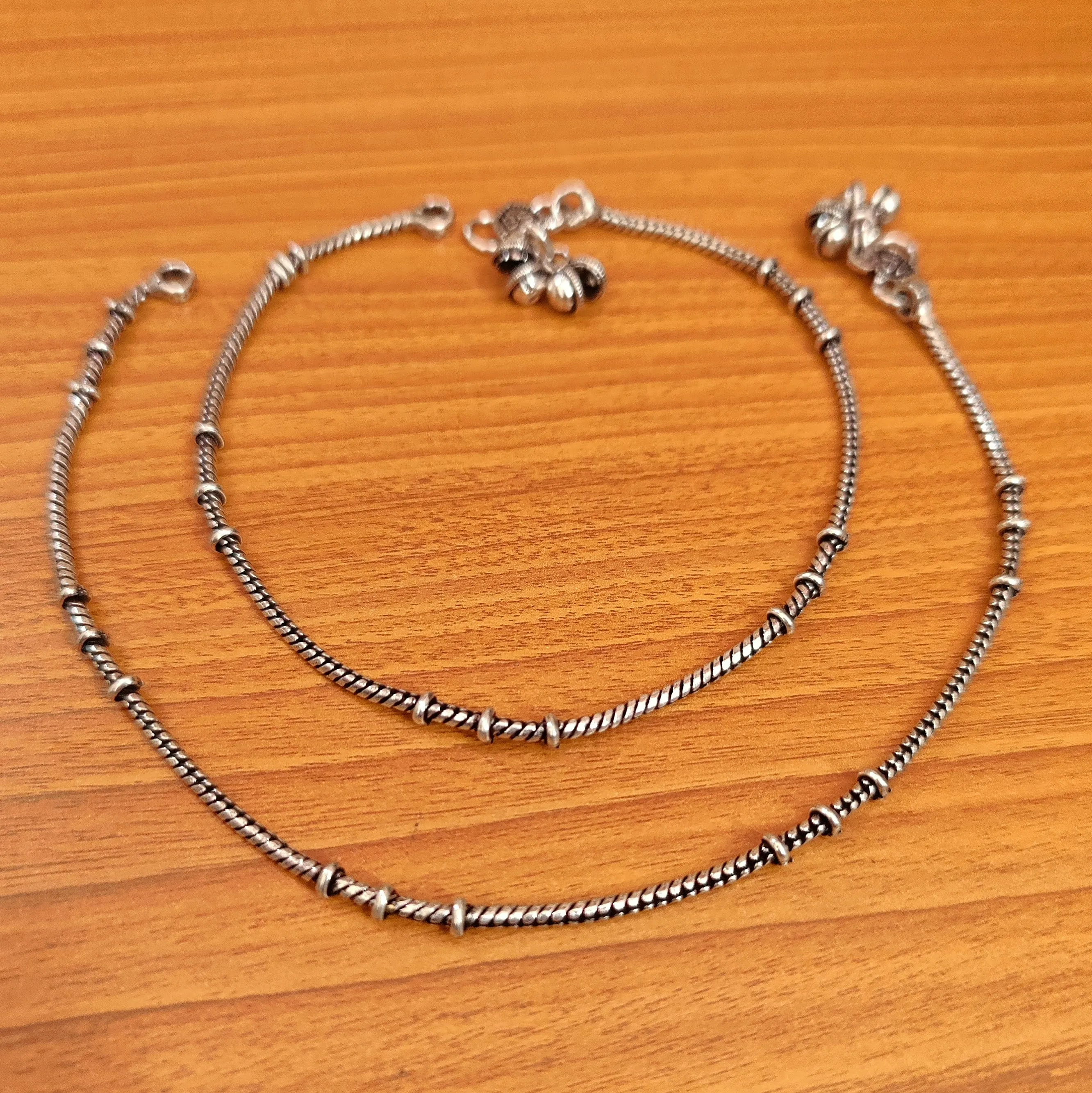 OXIDISED SILVER LIGHT WEIGHT ANKLETS