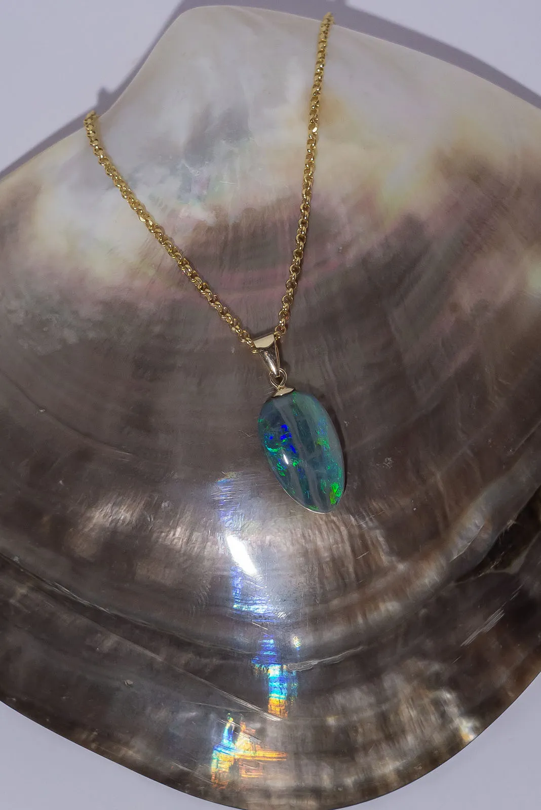 Pendant Australian Opal Roman Road
